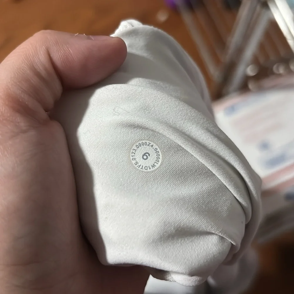 Lululemon size 6 white dress - Picture 9 of 9